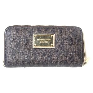 Michael kors wallet